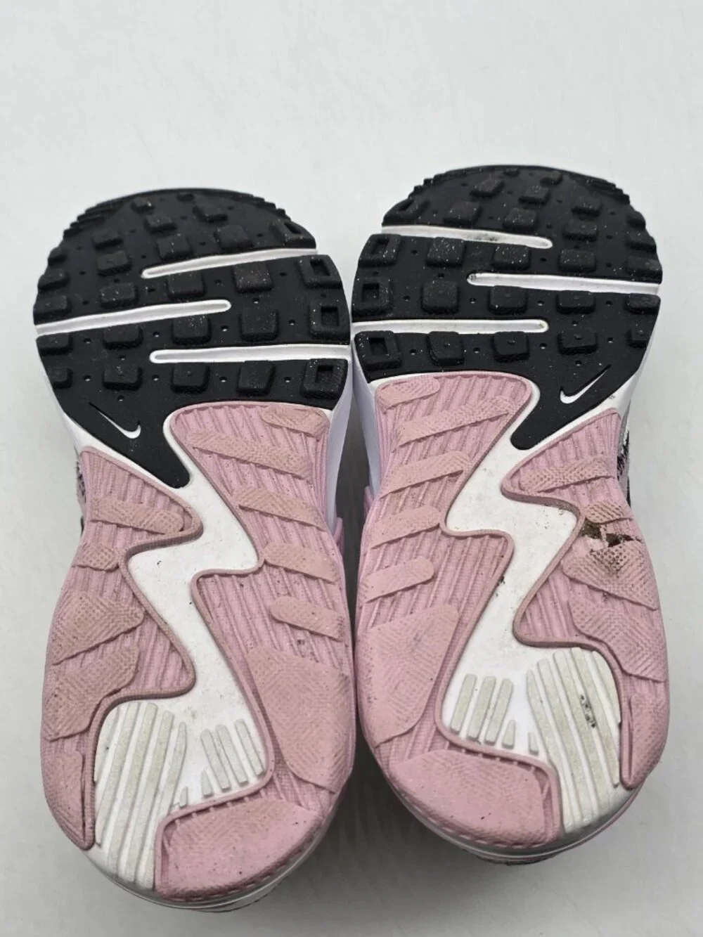 Nike Air Max Excee Shoes Womens Size 5.5 White Pink Sneakers Stained CD5432-109